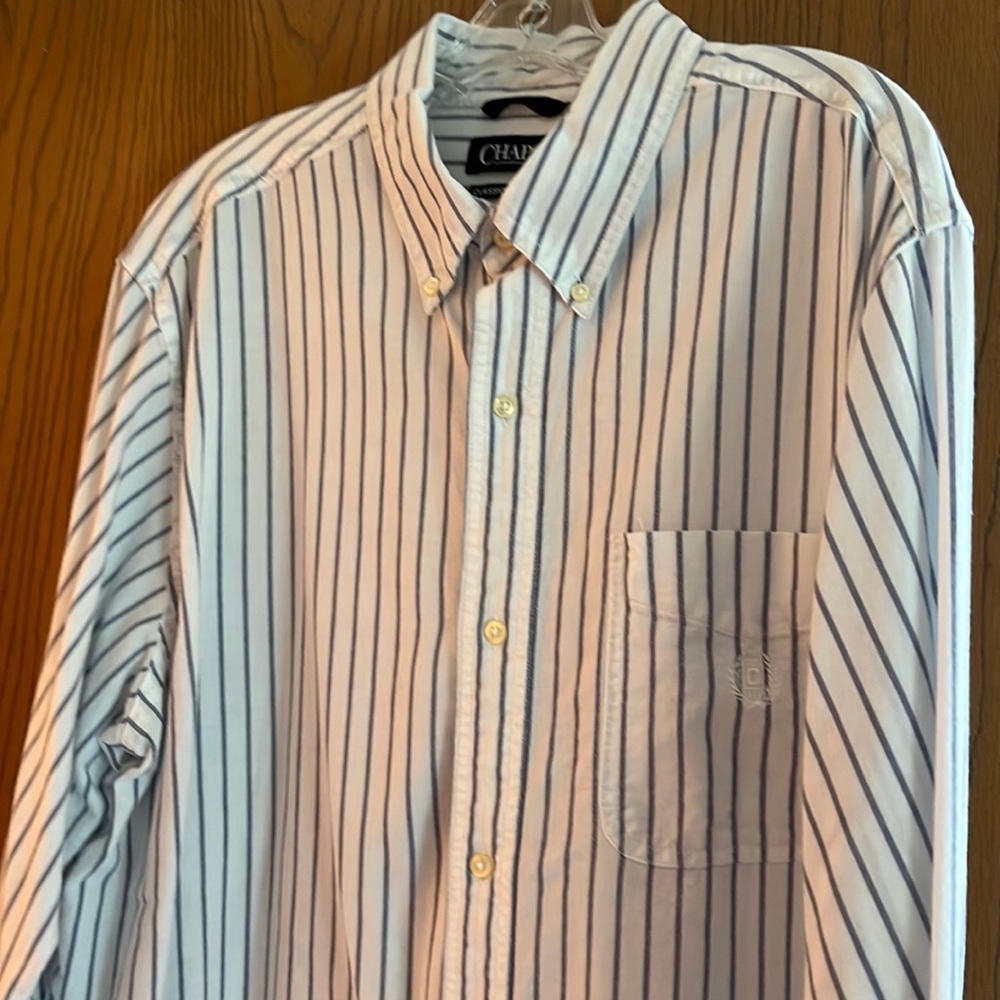 Chaps Classic Oxford in white with blue pin stripes